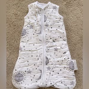 Pottery barn kids Skye Muslin Adjustable Wearable Blanket